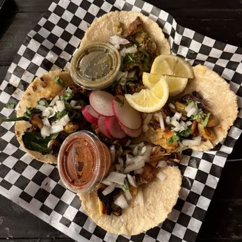 Ixmota Taqueria - Tacos - Mexican Near Me - El Monte, California