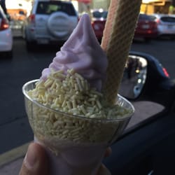 Las Aguas de la Zona Azul - Ya venden helado cremoso de Blueberry delicioso! Pruebenlo con perlas de mango y choco-chispas de chocolate blanco