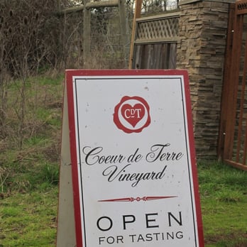 Coeur de Terre Vineyard - Wineries Near Me - McMinnville, Oregon