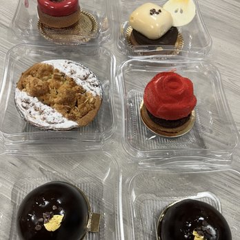 Fendu Boulangerie - Various individually packaged desserts - Bakeries Near Me - Honolulu, Hawaii