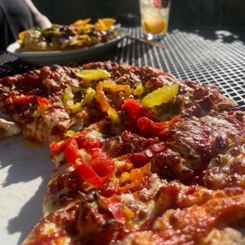 Hop Valley Brewing Company - BBQ Chicken Pizza - Breweries Near Me - Eugene, Oregon Hop Valley Brewing Company - BBQ Chicken Pizza - Breweries Near Me - Eugene, Oregon