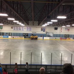 Centre Wellington Sportsplex - Woohoo we're in the finals!! Goooo boys gooooo!!!