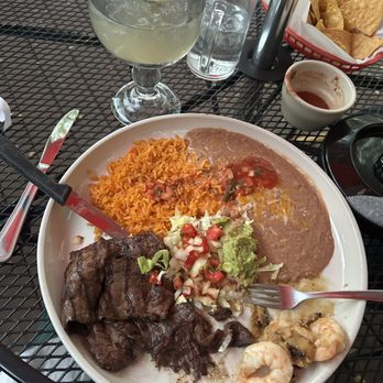 La Familia Mexican Restaurant - Carne asada y Camarones, Patron margarita - Mexican Near Me - Cedaredge, Colorado La Familia Mexican Restaurant - Carne asada y Camarones, Patron margarita - Mexican Near Me - Cedaredge, Colorado