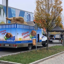 Hertel's Brathähnchen-Imbisswagen