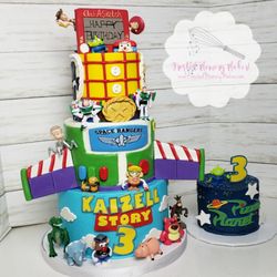 Frosted Memory Makers - All of the toys!