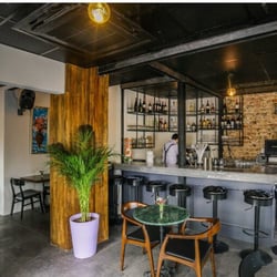 Dizzy Brasserie - Hazırlık aşamasındaki coctail barı:)