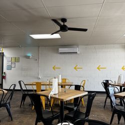 Los Primos Tacos & More - Seating area