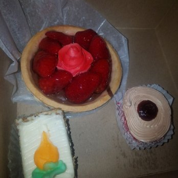 Fratelli's Pastry Shop - Bakeries Near Me - Taunton, Massachusetts
