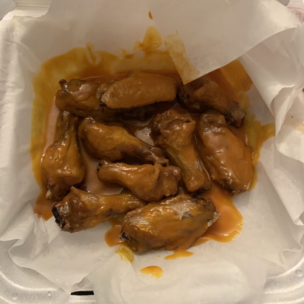 Mr Gyro's - The other chicken wings look taste smell like craps - Greek Near Me - Toledo, Ohio
