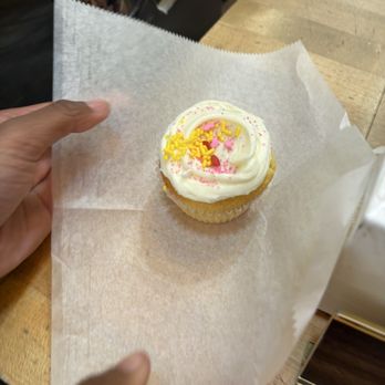 Sugar Sweet Sunshine Bakery - Lemon Yummy Cupcake - Bakeries Near Me - New York, New York Sugar Sweet Sunshine Bakery - Lemon Yummy Cupcake - Bakeries Near Me - New York, New York