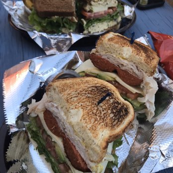 Perry's Joint - Hip Bird w/ Hot link - Sandwiches Near Me - Pasadena, California