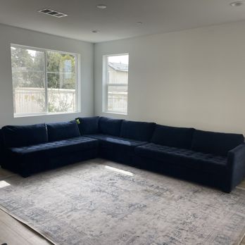 Awesome Movers - Large sectional couch - Movers Near Me - San Diego, California Awesome Movers - Large sectional couch - Movers Near Me - San Diego, California