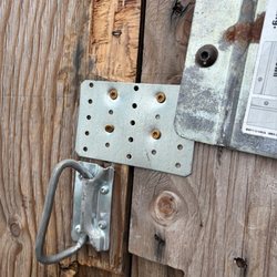 U-Haul - Rogue Valley - Screwed our pods shut- didn't tell us.