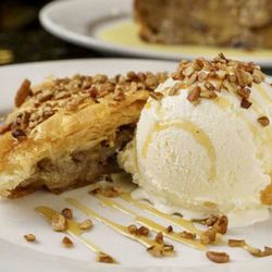 Mano's Po-Boys - Baklava Sundae!!