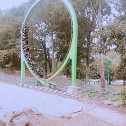 Riddler MindBender - A train exits the 1st vertical loop and hits close to 4G's (notice that it's far more circular and less "teardrop" shaped...)