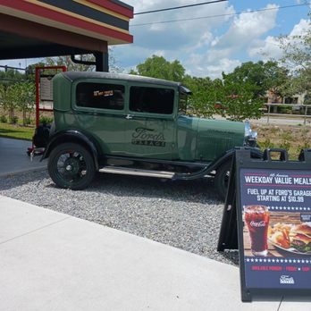 Ford's Garage Sanford - Classic car - Burgers Near Me - Sanford, Florida Ford's Garage Sanford - Classic car - Burgers Near Me - Sanford, Florida