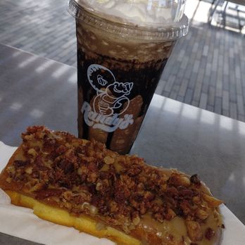 Randy's Donuts - Bacon bar & Frap - Donuts Near Me - Burbank, California Randy's Donuts - Bacon bar & Frap - Donuts Near Me - Burbank, California