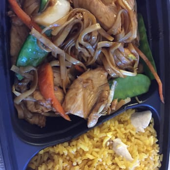 3 Chef's at Brickell - Steamed, tasteless, white meat chicken mixed with lots of soy and mushy noodles. Gross! - Chinese Near Me - Miami, Florida 3 Chef's at Brickell - Steamed, tasteless, white meat chicken mixed with lots of soy and mushy noodles. Gross! - Chinese Near Me - Miami, Florida