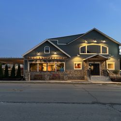 Mangy Dawg's Pub - Frontview