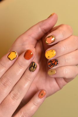 Hello Birdie Nail & Lash Lab by null