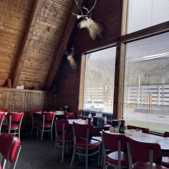Frontier Pancake House - Front dining area - Breakfast & Brunch Near Me - Cherokee, North Carolina Frontier Pancake House - Front dining area - Breakfast & Brunch Near Me - Cherokee, North Carolina