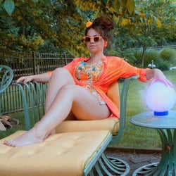 Hinesite Vintage - A little HOT around here...
