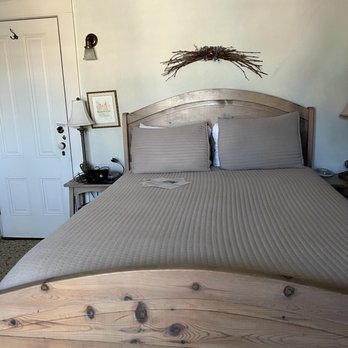 The Squibb Houses - Village Room bed: very soft. - Bed & Breakfast Near Me - Cambria, California The Squibb Houses - Village Room bed: very soft. - Bed & Breakfast Near Me - Cambria, California