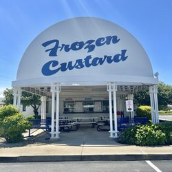 Igloo Frozen Custard - Igloo