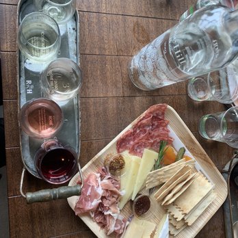 Rose Hill Vineyards - Wine tasting and charcuterie board - Wine Tasting Room Near Me - Mattituck, New York