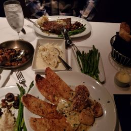 Scallops, mashed potatoes, asparagus, button mushrooms & Steak