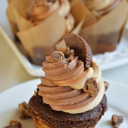 Mama Cakes - Ultimate Reese's.