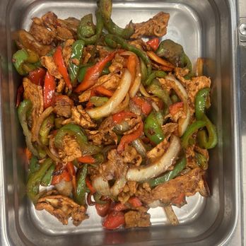 QQ Express - chicken, peppers, onions, and peppers in a serving dish - Chinese Near Me - Madison, Wisconsin