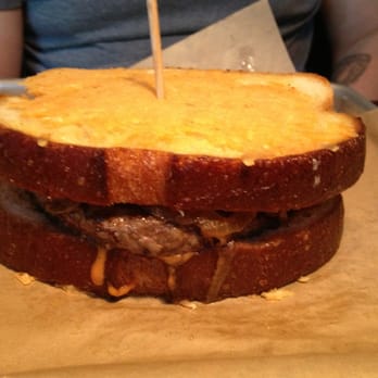Brgr Kitchen Plus Bar - Nob Hill burger - Burgers Near Me - Kansas City, Missouri