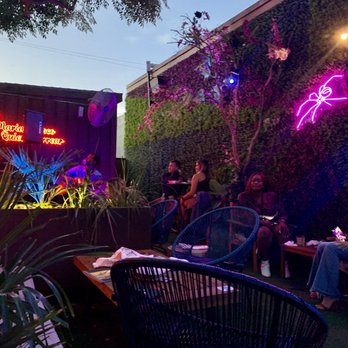 La Viuda Negra - Outdoor Area - Bars Near Me - Dallas, Texas La Viuda Negra - Outdoor Area - Bars Near Me - Dallas, Texas
