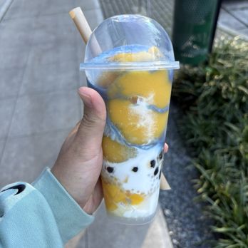Heytea - Coconut Mango Blue - Juice Bars & Smoothies Near Me - Seattle, Washington