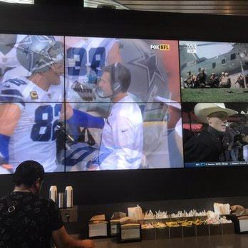 Shake Shack - TV's all over the place for us sports fans - Burgers Near Me - Las Vegas, Nevada Shake Shack - TV's all over the place for us sports fans - Burgers Near Me - Las Vegas, Nevada