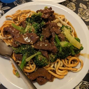 Dew Drop Inn - Beef Pan Fried Noodles - Chinese Near Me - Honolulu, Hawaii Dew Drop Inn - Beef Pan Fried Noodles - Chinese Near Me - Honolulu, Hawaii