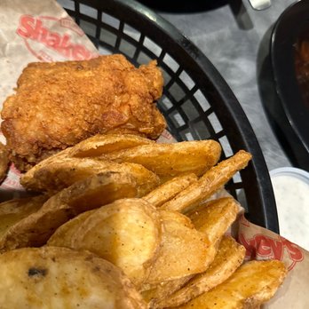 Shakey's Pizza Parlor - Pizza Near Me - Carson, California Shakey's Pizza Parlor - Pizza Near Me - Carson, California