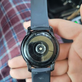 I Repair World - He glued the piece back on and by the next day it was pretty much brand new! - Electronics Repair Near Me - Montclair, California I Repair World - He glued the piece back on and by the next day it was pretty much brand new! - Electronics Repair Near Me - Montclair, California