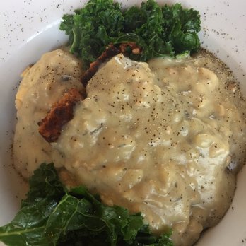 Off The Griddle - Biscuits & gravy with vegan meatloaf - Vegan Near Me - Portland, Oregon
