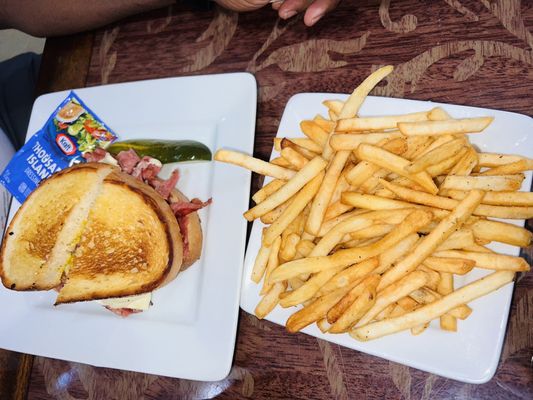 Frank's Deli & Grill by null