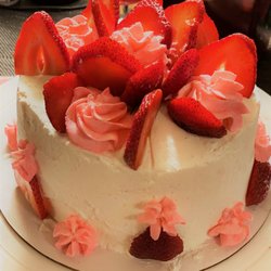 Driley Dessert First - Strawberry Dream Cake