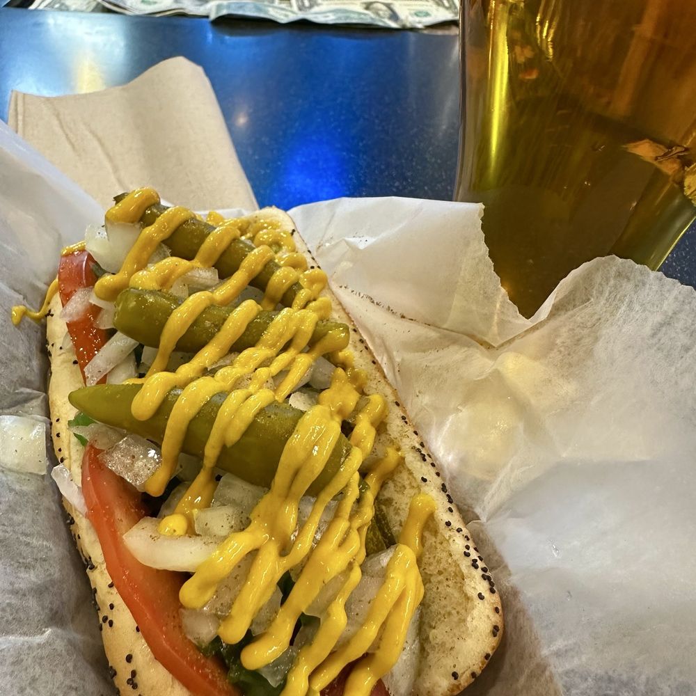 Rush Street Bar - Chicago Hot Dog - Airport Lounges Near Me - Chicago, Illinois Rush Street Bar - Chicago Hot Dog - Airport Lounges Near Me - Chicago, Illinois