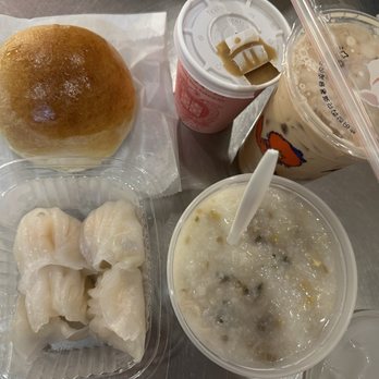 Lucky King Bakery - Breakfast in Chinatown: Char Siu Bao, Har Gao & Jook w/ Gah Feh & Doong Nai Cha - Bakeries Near Me - New York, New York Lucky King Bakery - Breakfast in Chinatown: Char Siu Bao, Har Gao & Jook w/ Gah Feh & Doong Nai Cha - Bakeries Near Me - New York, New York