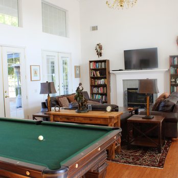 Agua Dulce Winery - Agua Dulce Winery Estate house living room - Wineries Near Me - Agua Dulce, California