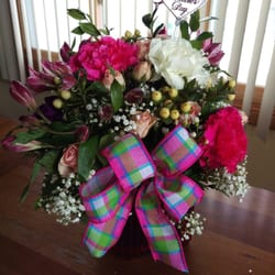 Stark's Floral & Greenhouses - Another adorable Valentines Day arrangement from Starks Floral. Flowers bring smiles :)