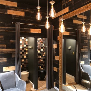 Boutique Bubbles - Fitting rooms - Accessories Near Me - Montreal, Quebec