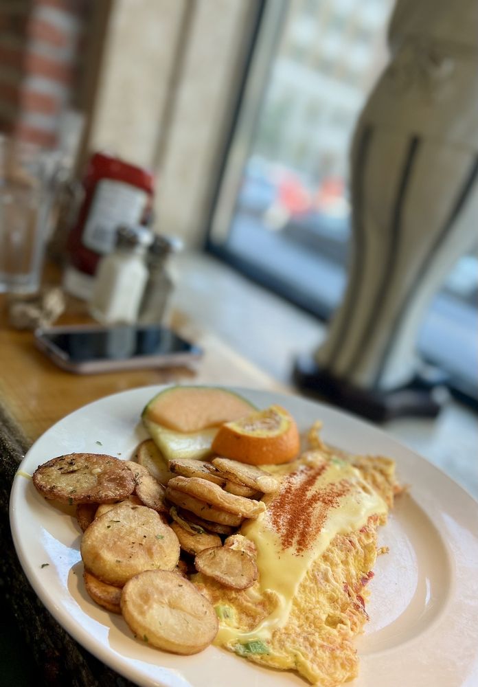 EGGSPECTATION VIEUX MONTREAL Updated August 2024 199 Photos & 152