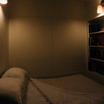 Rivertown Lodge - Bed in standard room. - Hotels Near Me - Hudson, New York