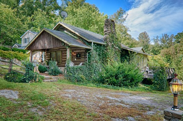 Asheville Log Cabin Rentals by null